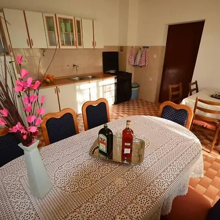 Guest house With A Parking Space Sveti Filip I Jakov, Biograd - 27492 Sveti Filip i Jakov